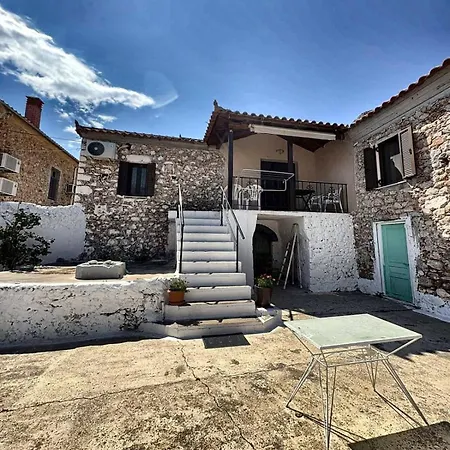 Leos Traditional House *