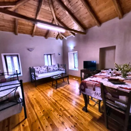Feriehus Leos Traditional House Leonídion
